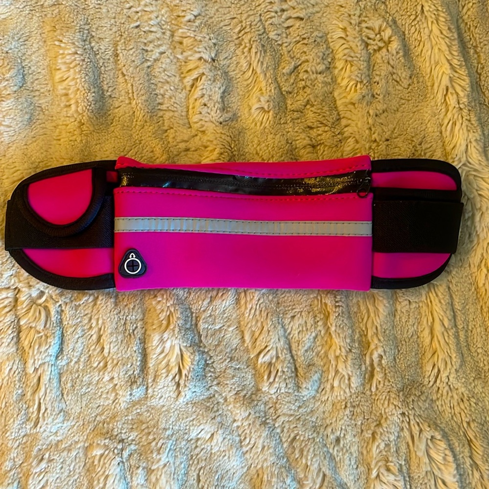 Running/walking belt bag, excellent condition.
